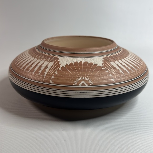 Lawrence M. Crank Hand Carved Navajo Seed Pot - Picture 3 of 6
